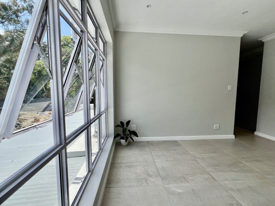 5 Bedroom Property for Sale in Heather Park Western Cape